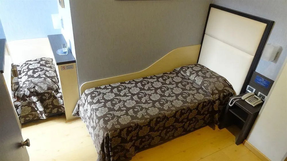 ***  Hotel Piacenza Milan Italy