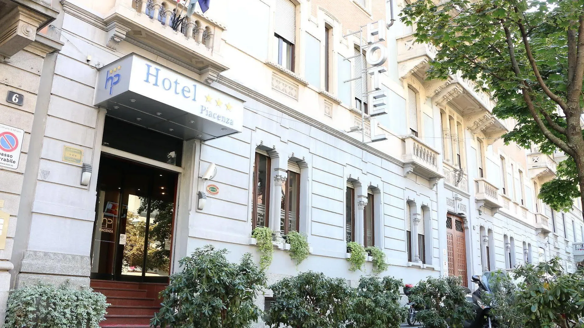 Hotel Piacenza Milan