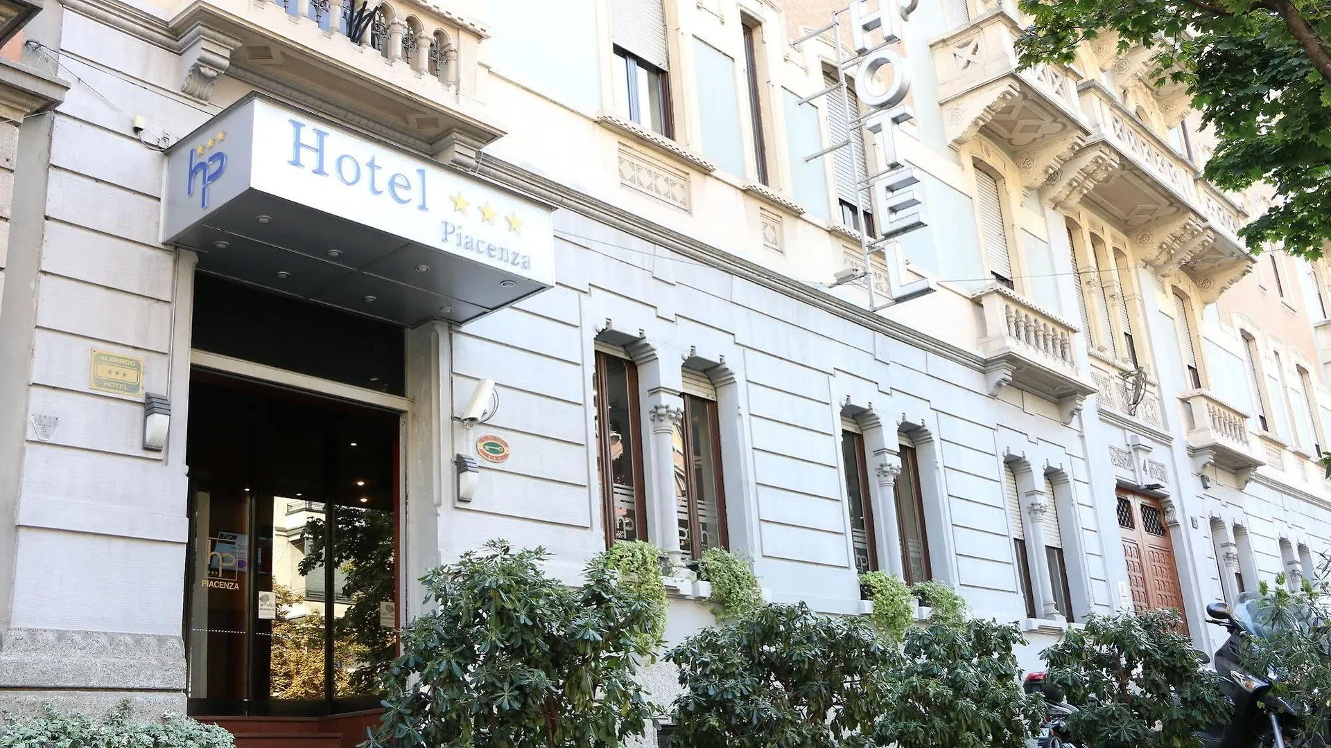 Hotel Piacenza Milan